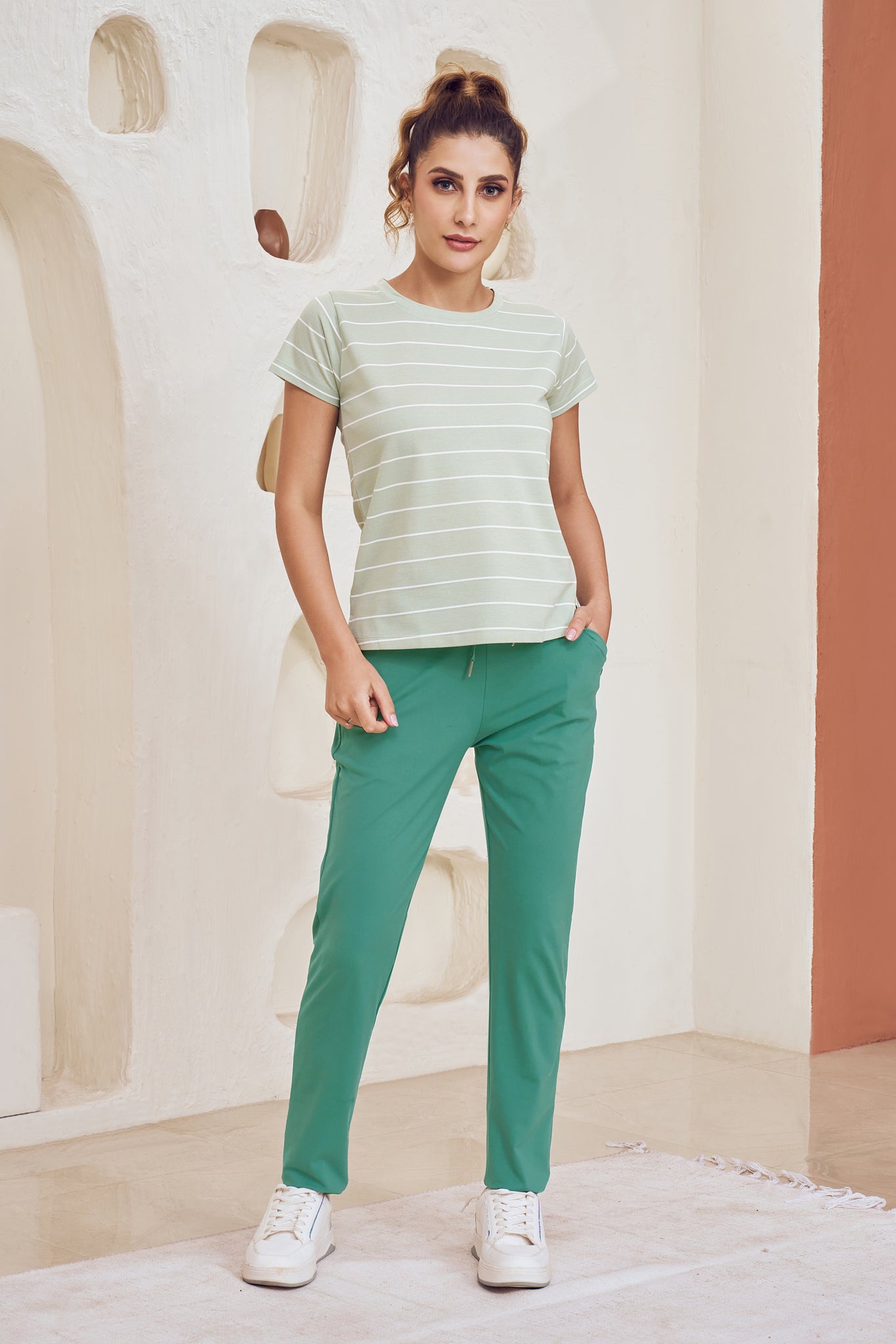 Lango FeatherLite T-Shirt for Women – Pista